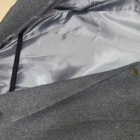 Flynn O'Hara Gray Wool Blazer, St. Anthony's Emblem, 18R - Picture 9 of 10